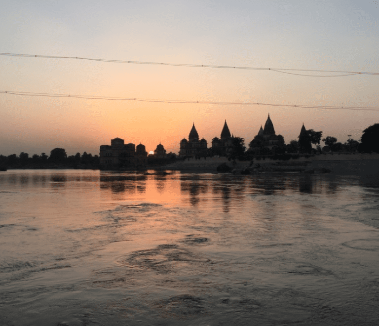Sonnenuntergang Chattries Orchha Madhya Pradesh