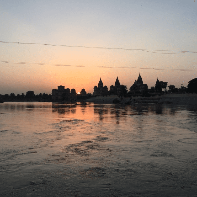 Sonnenuntergang Chattries Orchha Madhya Pradesh
