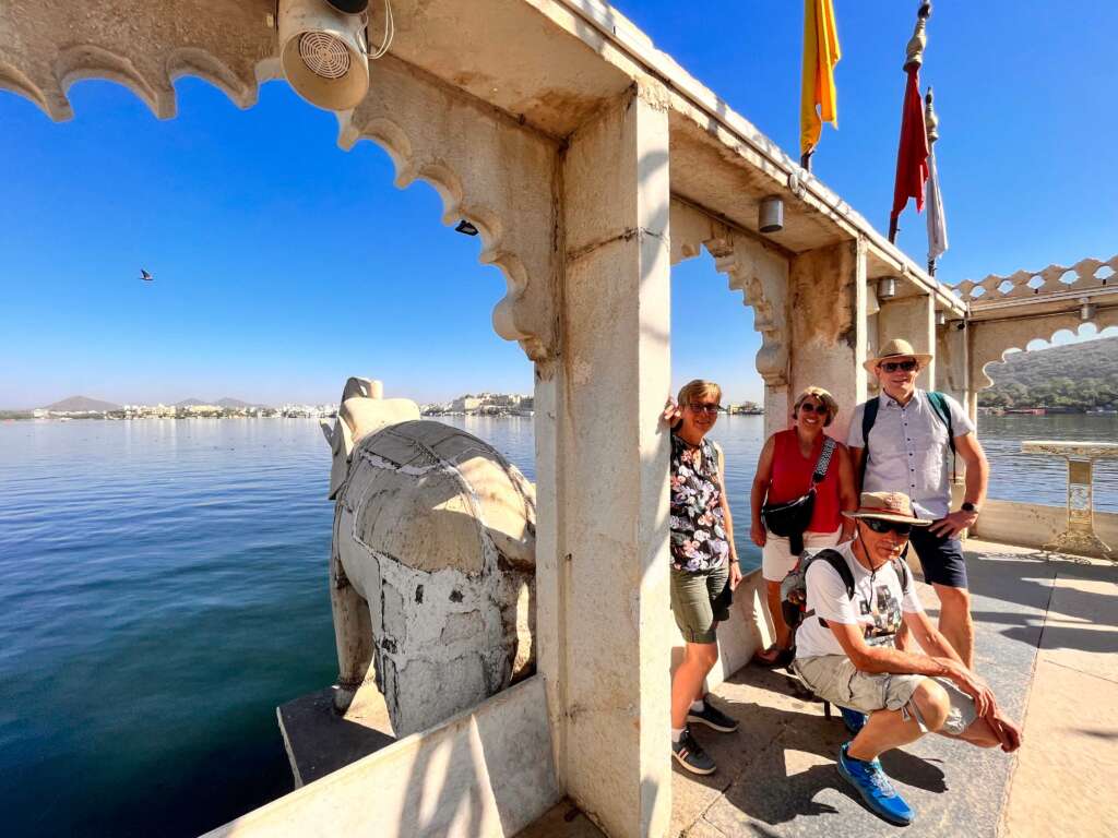 Gäste am See Pichola Udaipur Rajasthan