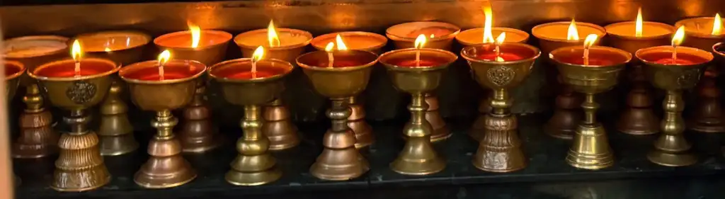 Bhutan Gebet Lampen